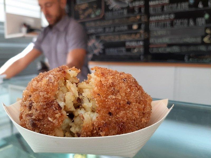 Cacio e Pepe Suppli in Mercato Testaccio