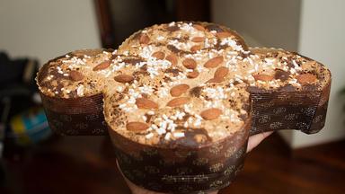Colomba di Pasqua: a delicious Italian easter cake