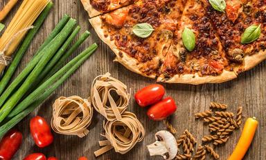 Vegetables in Italian pasta and pizza