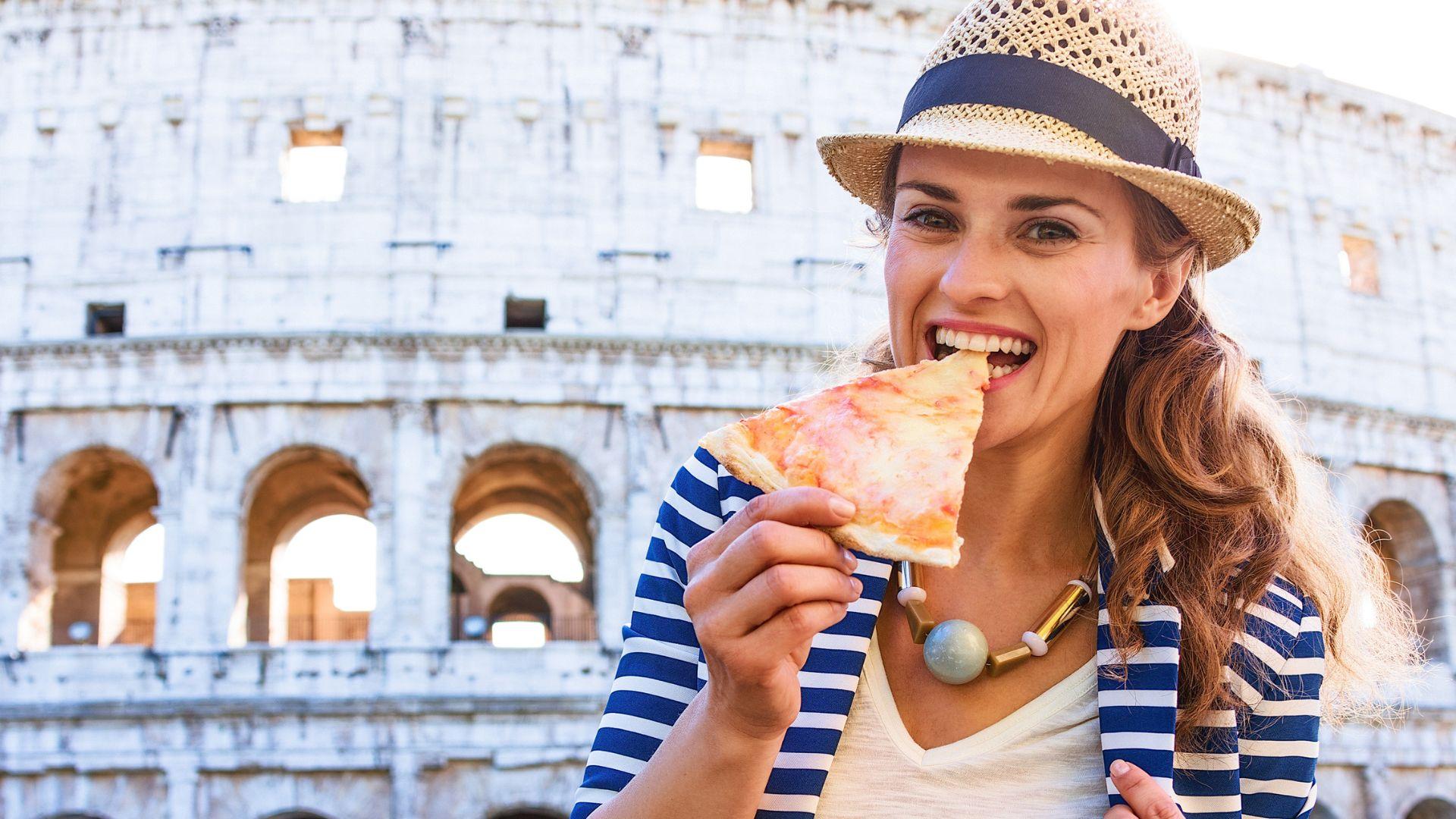 Pizza in Rome in front of colosseum