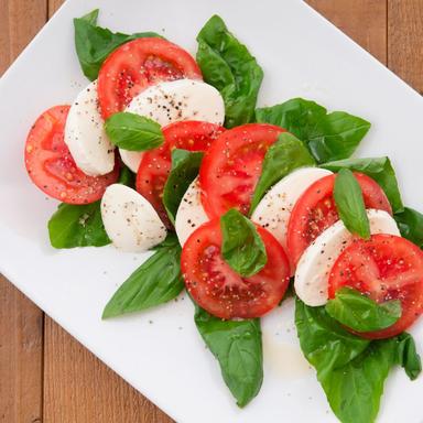 caprese-salad-for-italian-summer-meal Caprese Salad for italian summer meal