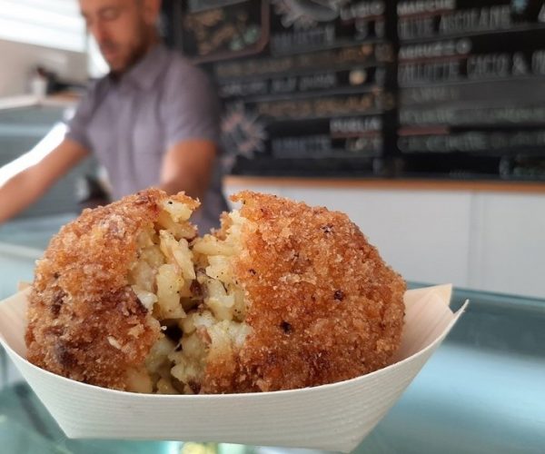 Cacio e Pepe Suppli in Mercato Testaccio